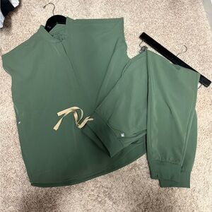 Figs Olive Green Women's Joggers Set